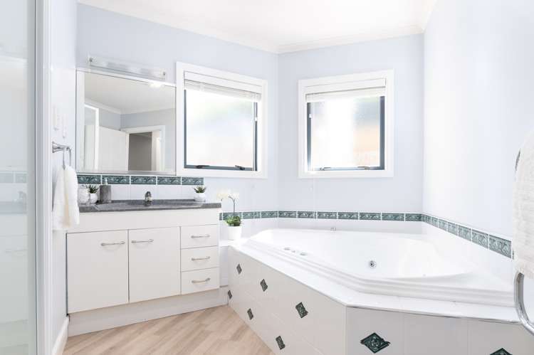 20 Friesian Place Grandview Heights_25