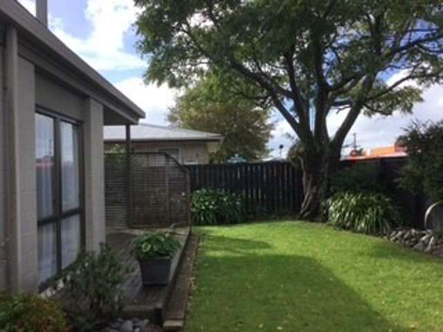 Wonderful Location - Two Bedrooms with a Private Garden in Bureta