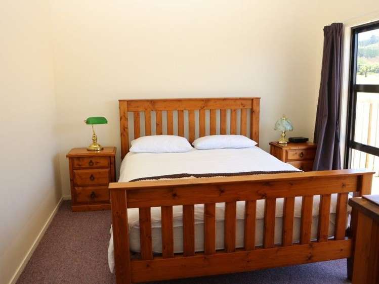 19 Hawk Hill Crescent Cooks Beach_9