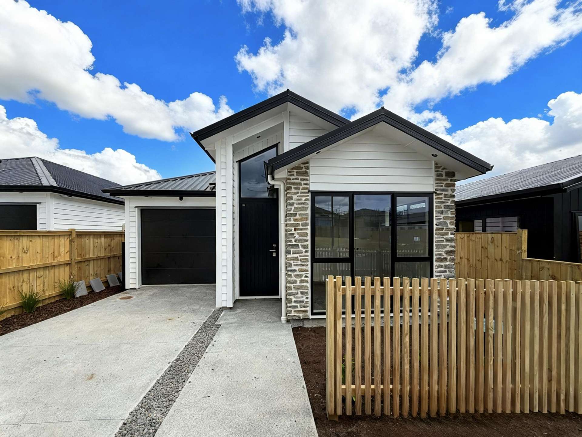 386 Te Taruna Drive Milldale_0