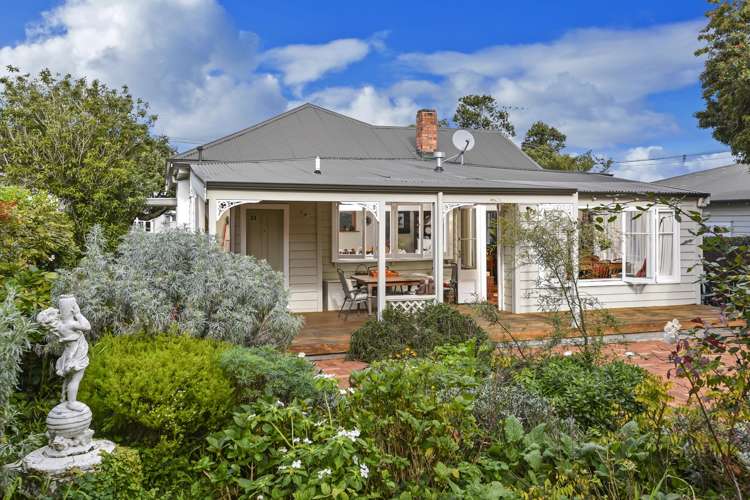 16 Ascot Avenue Narrow Neck_24