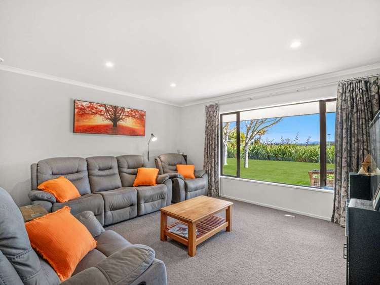 21 Collins Drive Waikuku Beach_7