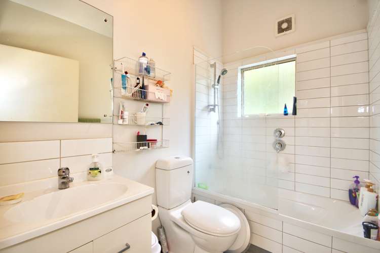 35b Watts Road Fernhill/Sunshine Bay_15