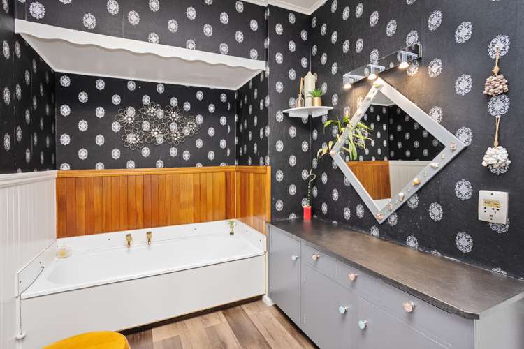 361 Herbert Street Windsor_11