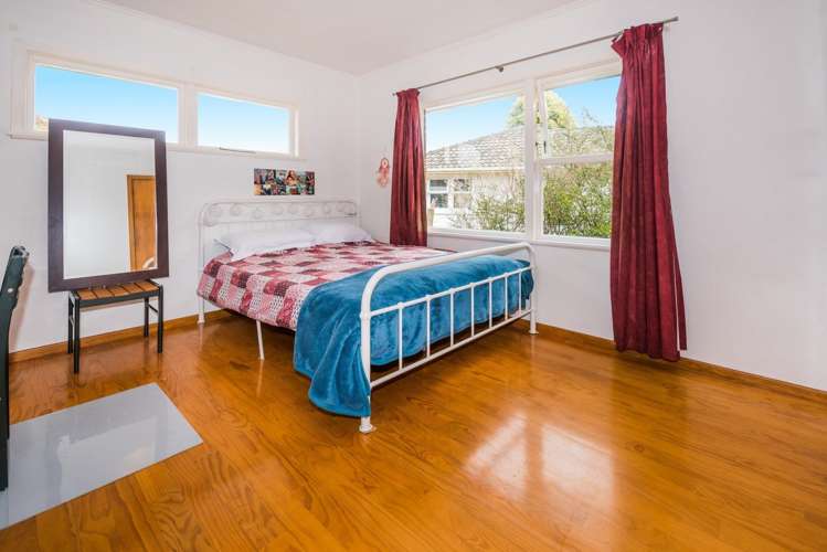 24 Crocombe Crescent Beach Haven_11