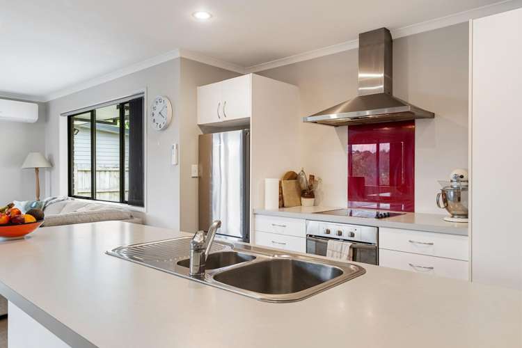 6 Atkins Way Ohauiti_2