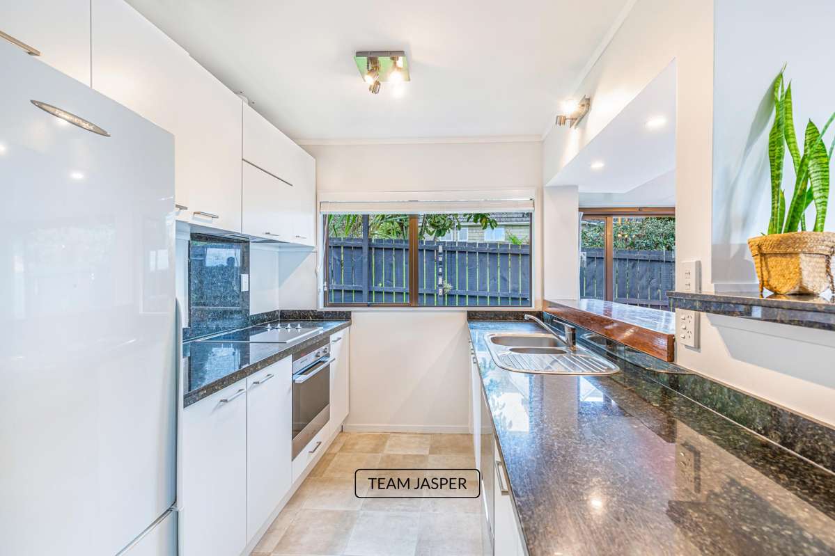 2/190 Norman Lesser Drive_3