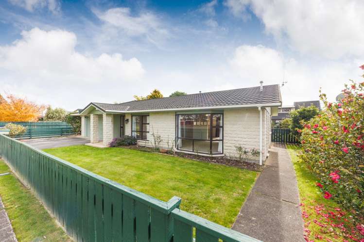 374 Kimbolton Road_0