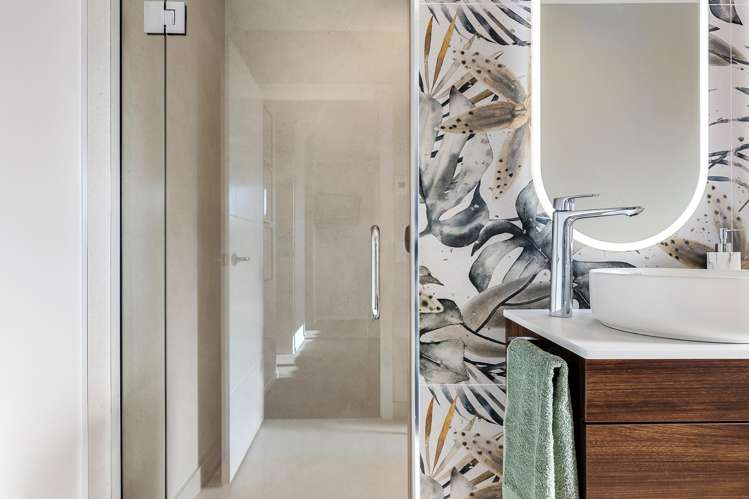 8 Strowan Avenue Elgin_5