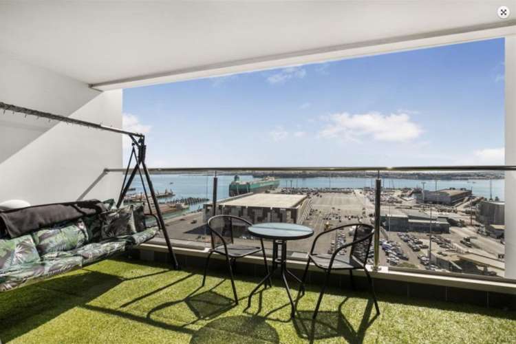 1506/18 Beach Road City Centre_3