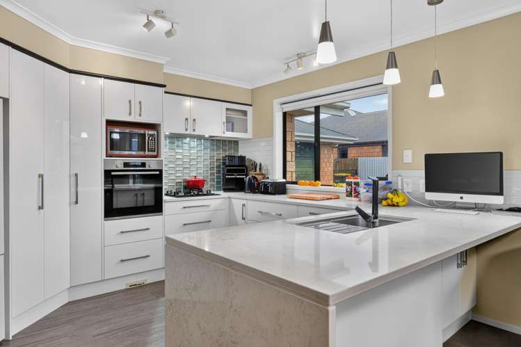 94 Wentworth Drive Rototuna North_1