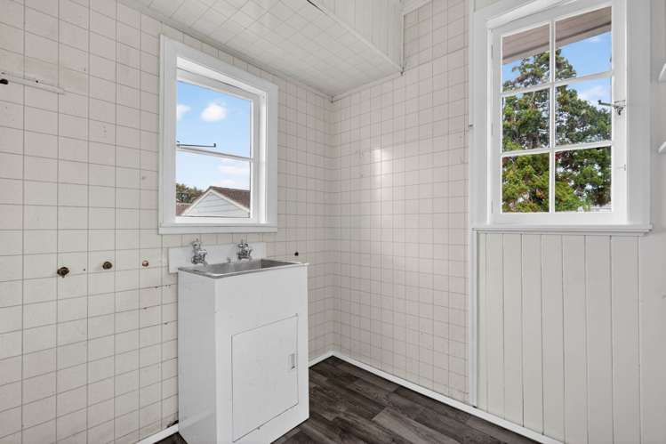 24 Henwood Road Mangere East_26