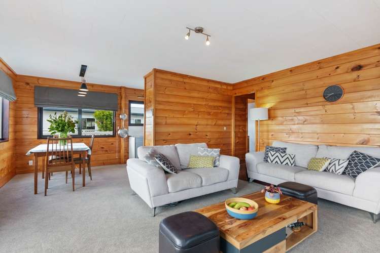 21b Rishworth Avenue Stanmore Bay_13