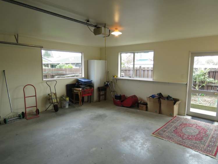 125 Pages Road Allenton_10