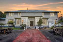 ‘Must be sold’: Overseas owners auction off vacant mansion ‘as is, where is’