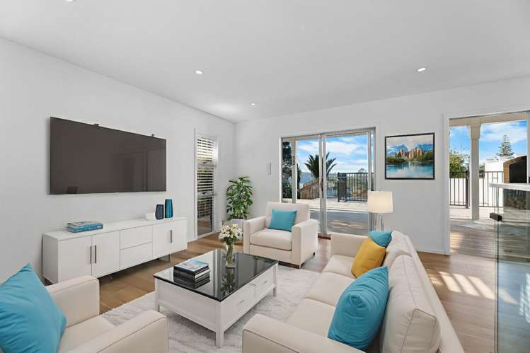  679 Huia Road Parau_3