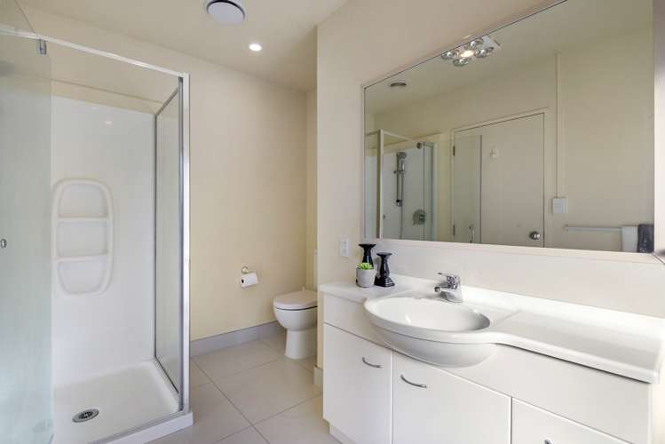 2/60 Arran Road Browns Bay_18