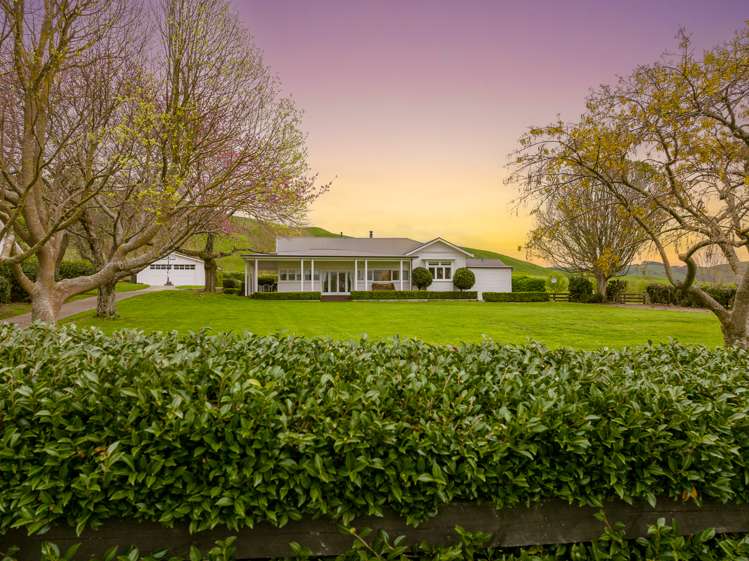 98 Hewson Road Rotoorangi_0