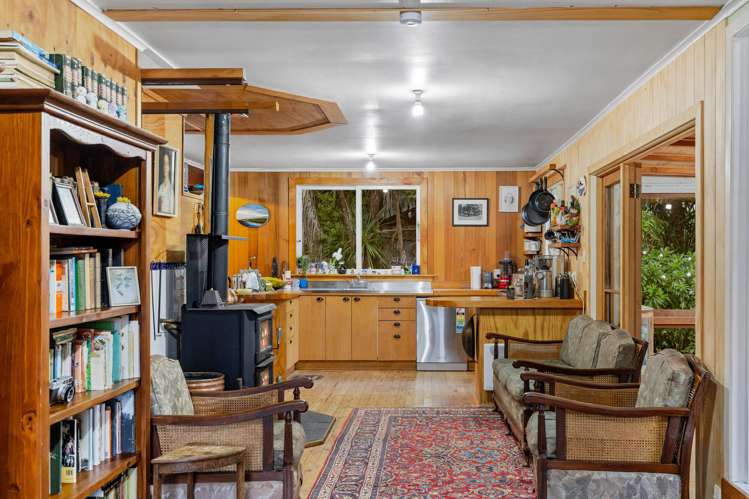 18 Tasman View Road Bethells Beach_12