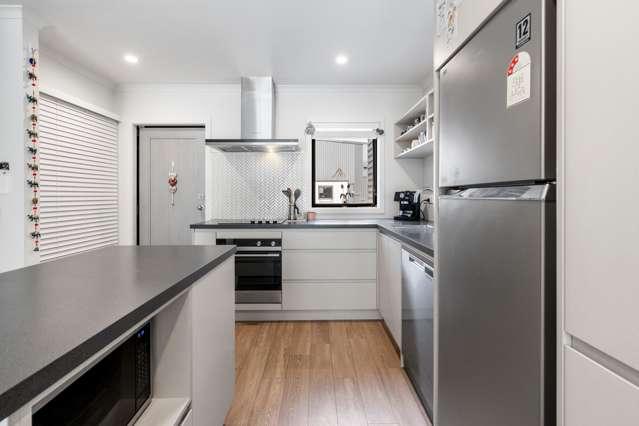 13/9 Surrey Street Tawa_2