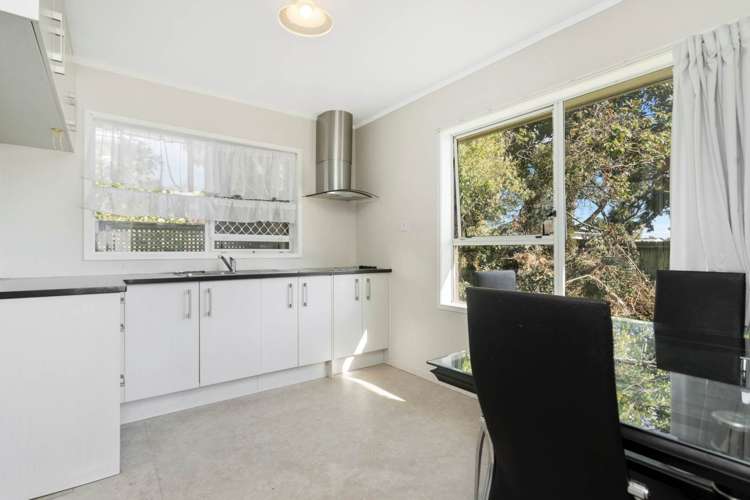 1/69 Hepburn Road Glendene_3
