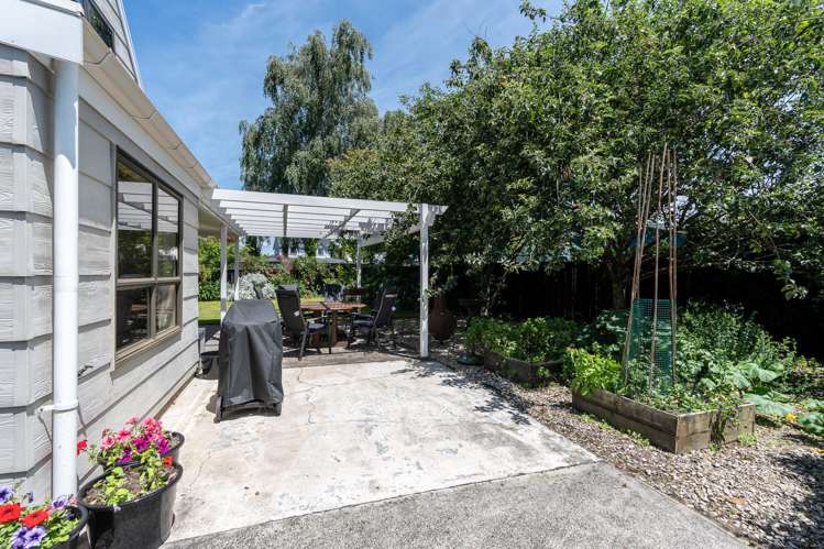 6 Chestnut Place Pukete_18