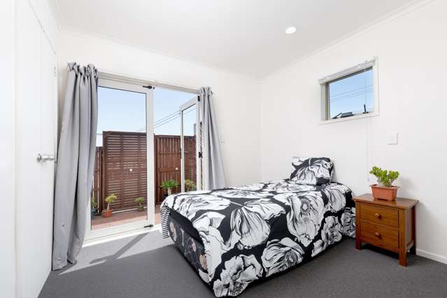 1/49 Henderson Valley Road Henderson_4