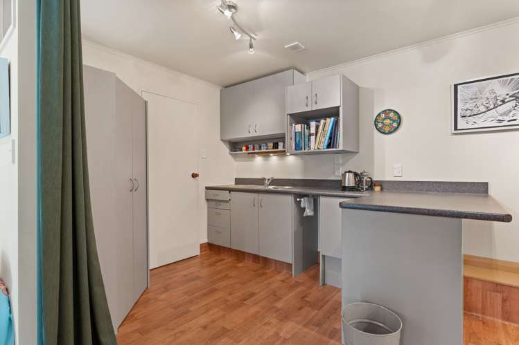 2/23a Howard Street Macandrew Bay_14