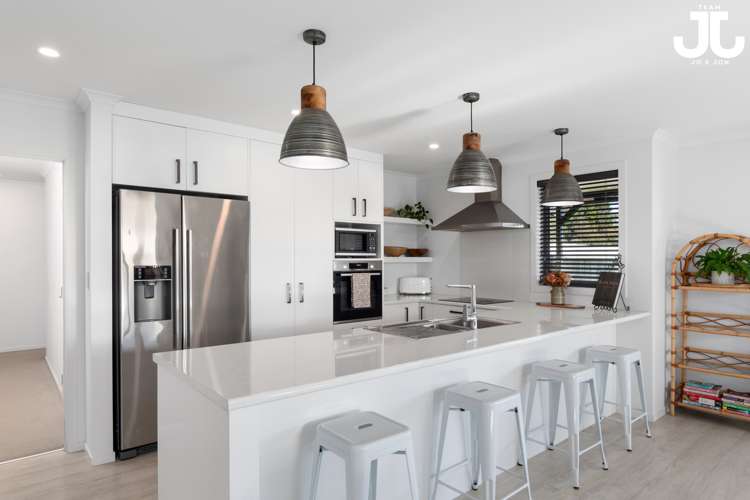 56 Whakaturou Crescent Pyes Pa_2