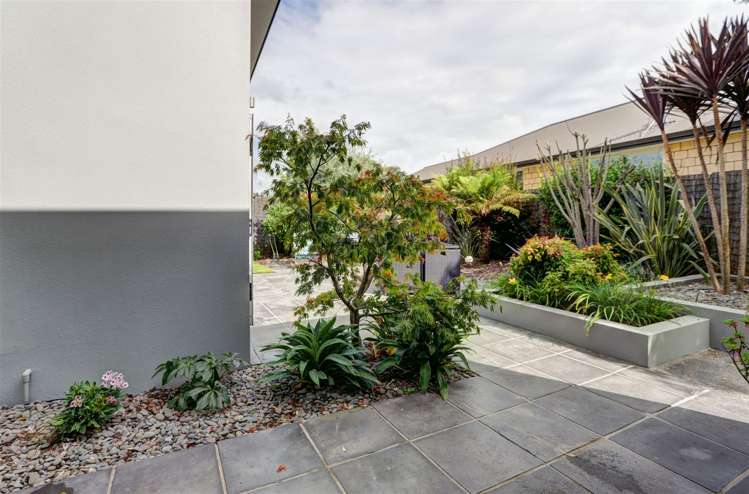 8 Ashington Grove Huntington_14