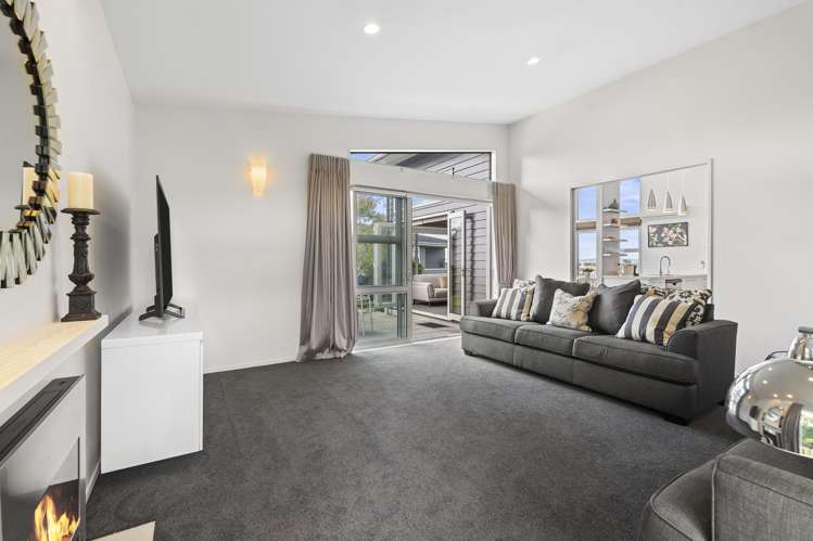 60 Chesterfield Way Orewa_7