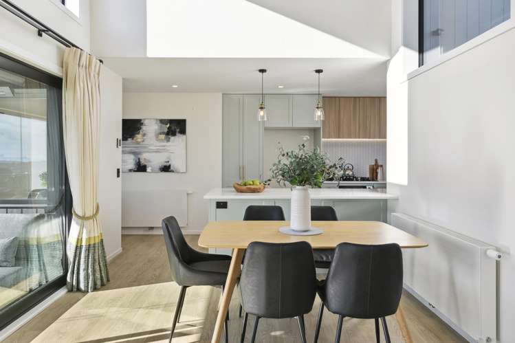 81 Cedarwood Street Woodridge_1