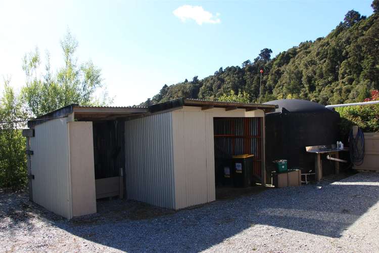 317 Blue Spur Road Hokitika_18