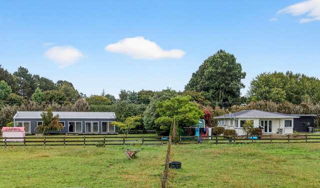 61 Boord Crescent Kumeu_3