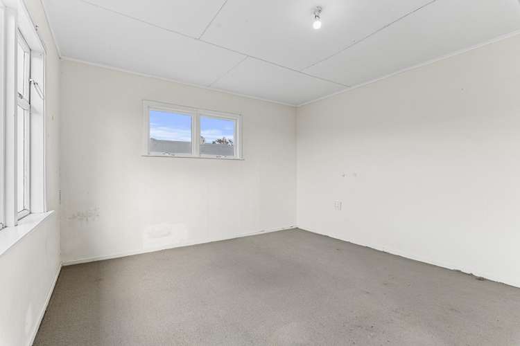 44 Egmont Road Waiwhakaiho_8