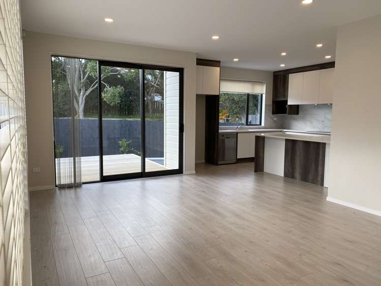 14A Whitford Avenue Mount Wellington_1