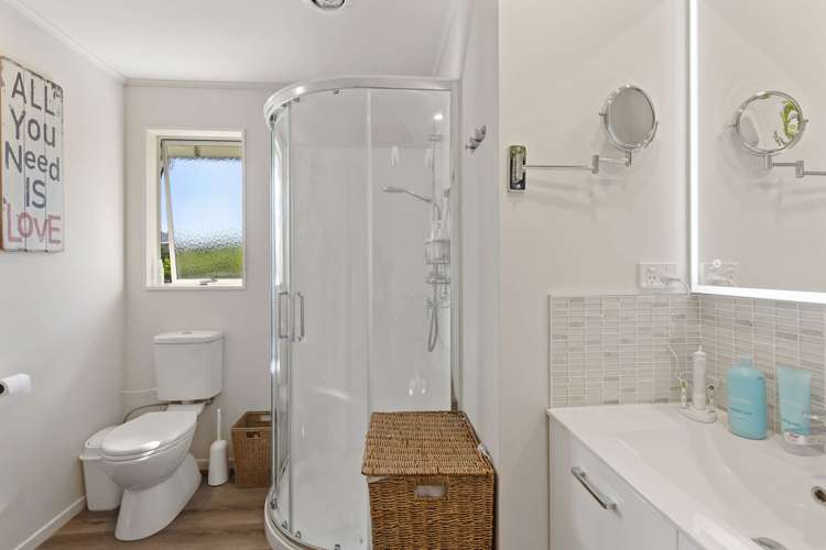 15a Vining Crescent Stoke_10