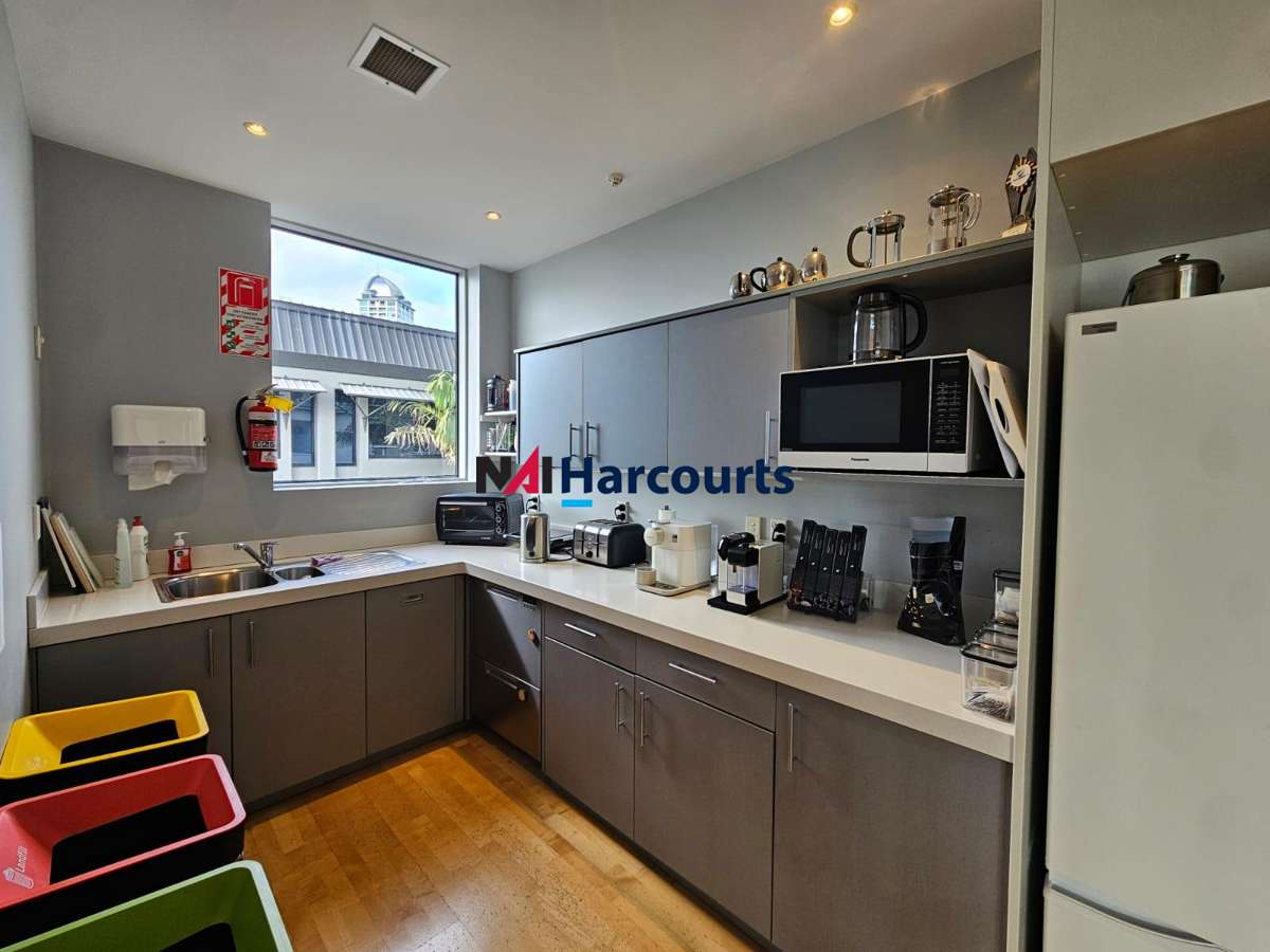 Front/87 Hurstmere Road_2