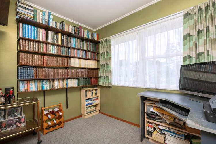 84 Barrys Road Glendene_9