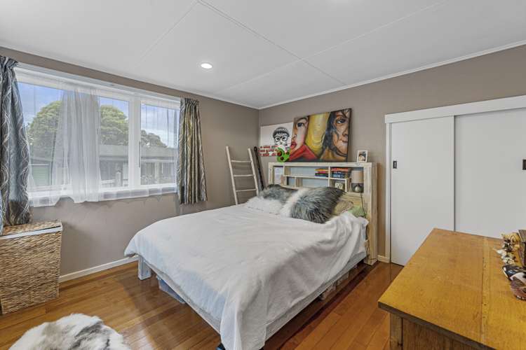 17 Muir Avenue Mangere Bridge_12