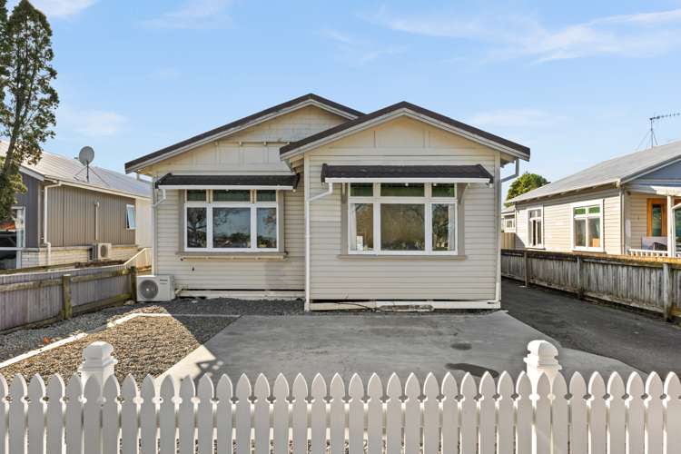 247 Georges Drive Napier South_24