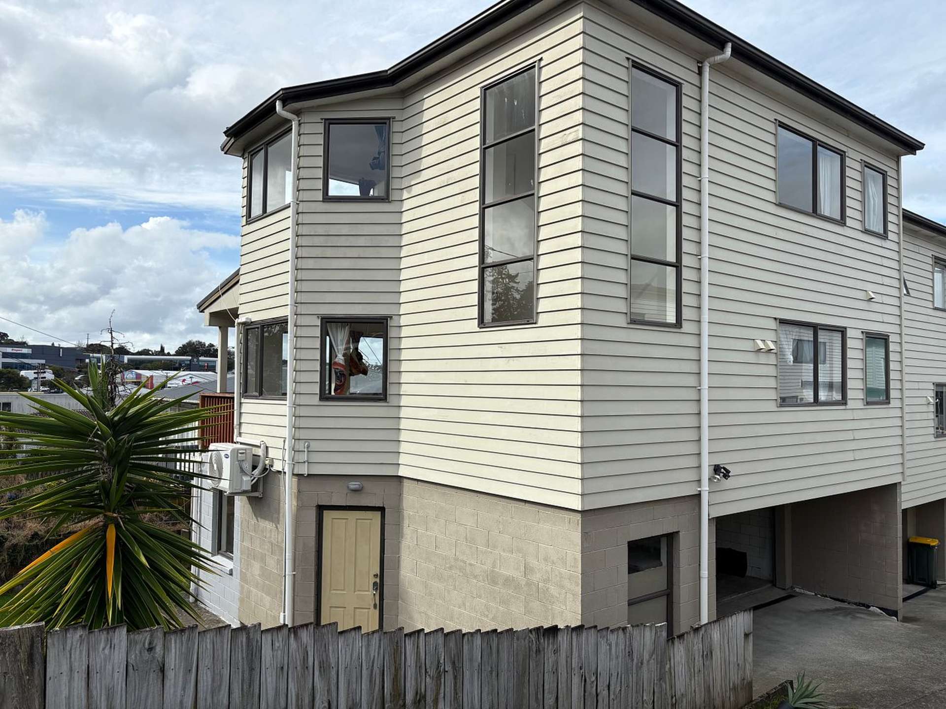 1/9 Woodall Place Totara Vale_0
