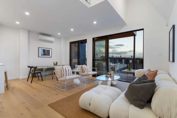 9&11 Huia Road Pt Chevalier_8