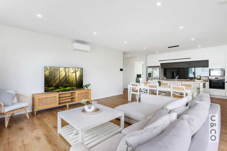 5 Byron Drury Way Riverhead_17