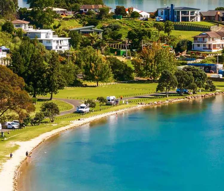 25 4 Triple Fin Avenue Te Awanui Waters_4