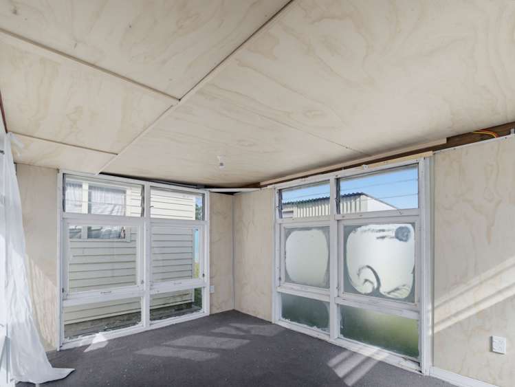 18 Wyatt Cres Onekawa_14