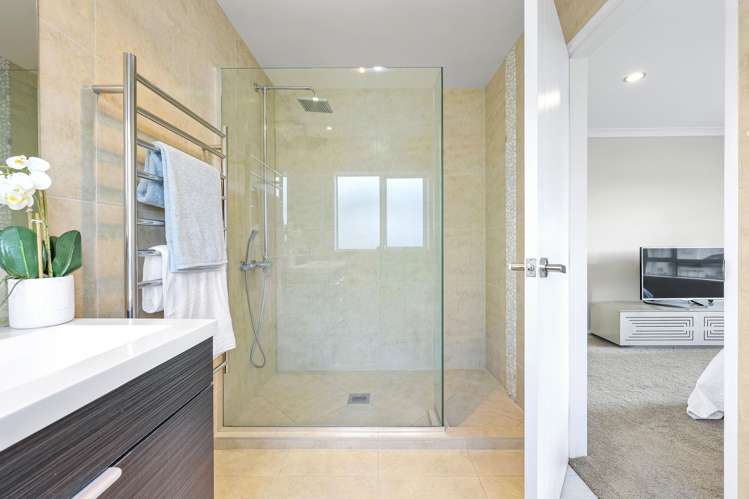 33 Clady Drive Flat Bush_11