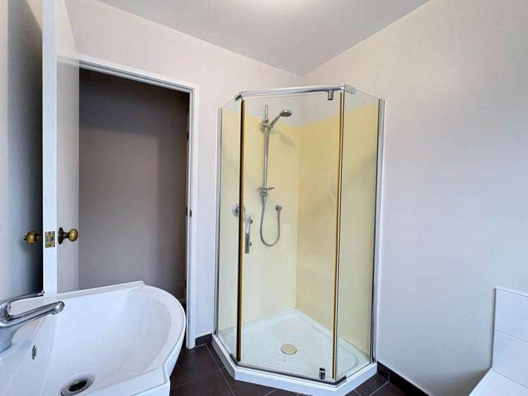 2/18 Moxham Grove Massey_9