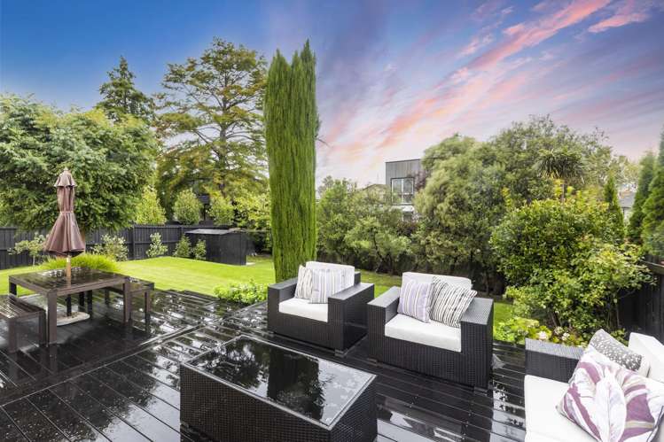 111 St Andrews Square Strowan_4