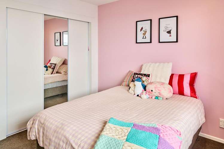 8 Beazley Avenue Paparangi_16